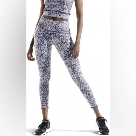 Playground Gray Black Animal Snake Print High Rise Tight Leggings Size Small - Picture 4 of 9